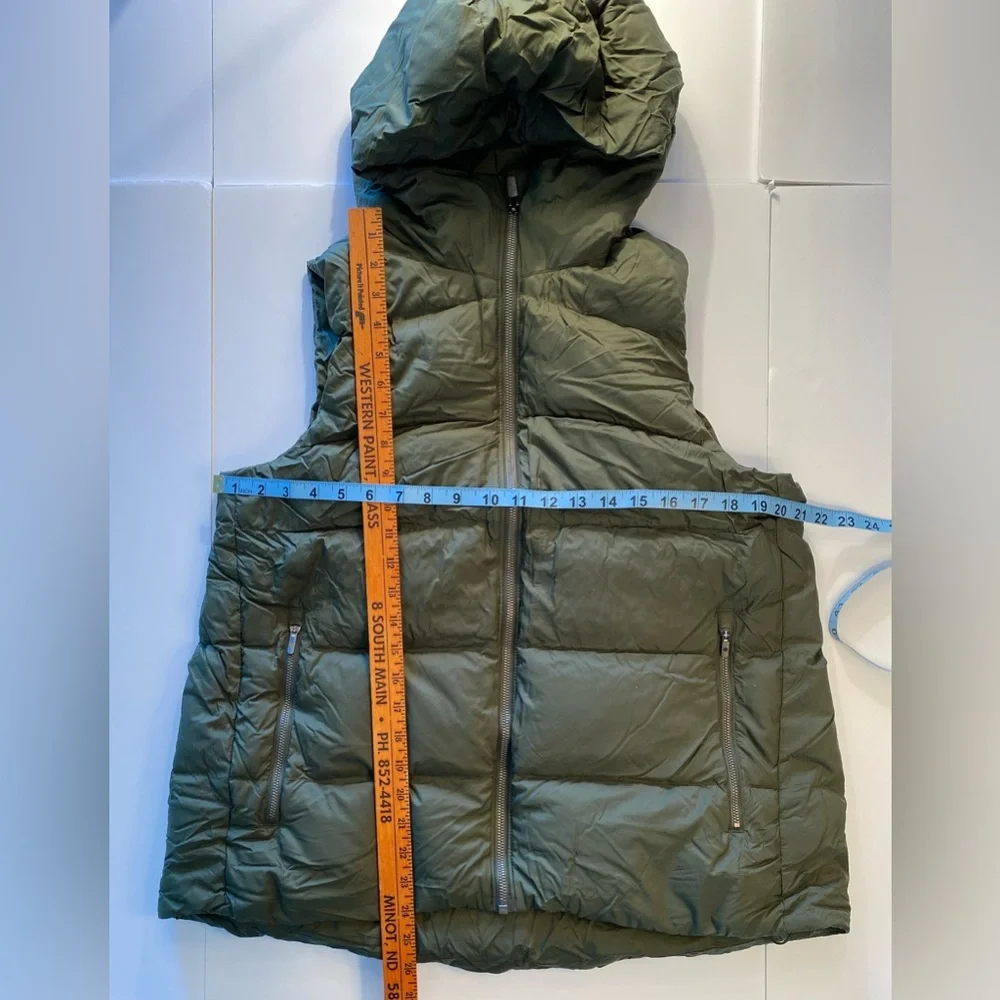 Lululemon Weightless Wunder Vest   12   Pesto   NWOT - Picture 8 of 12